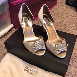 Badgley Mischka Salsa Satin Pump